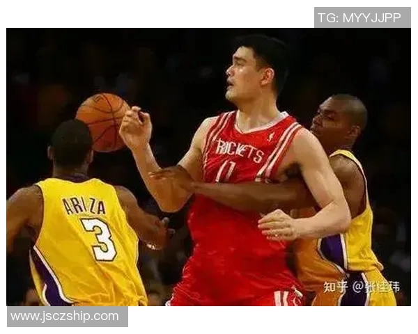 姚明与鲨鱼的巅峰对决谁能在单挑中笑到最后