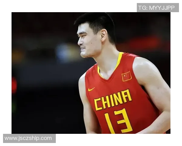 粉丝与姚明亲密互动瞬间记录篮球传奇的温暖时刻 粉丝与姚明亲密互动瞬间记录篮球传奇的温暖时刻