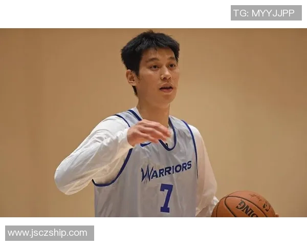 男明星与篮球的完美结合打造运动魅力壁纸展现青春活力与激情四溢的瞬间